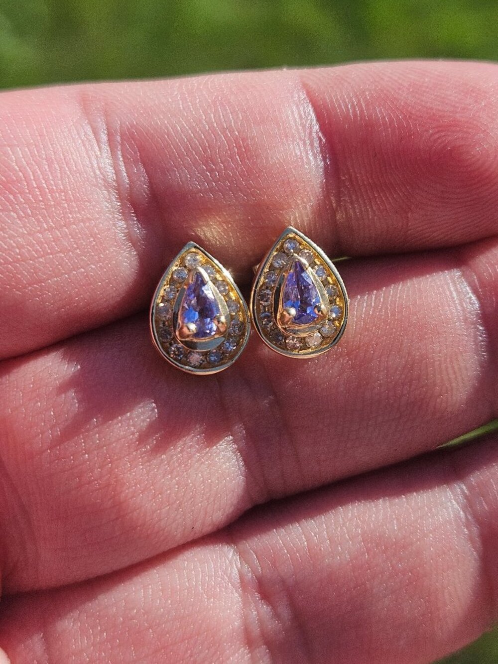 14K Yellow Gold Diamond Purple Stone Teardrop Pear Stud Earrings 10x8mm